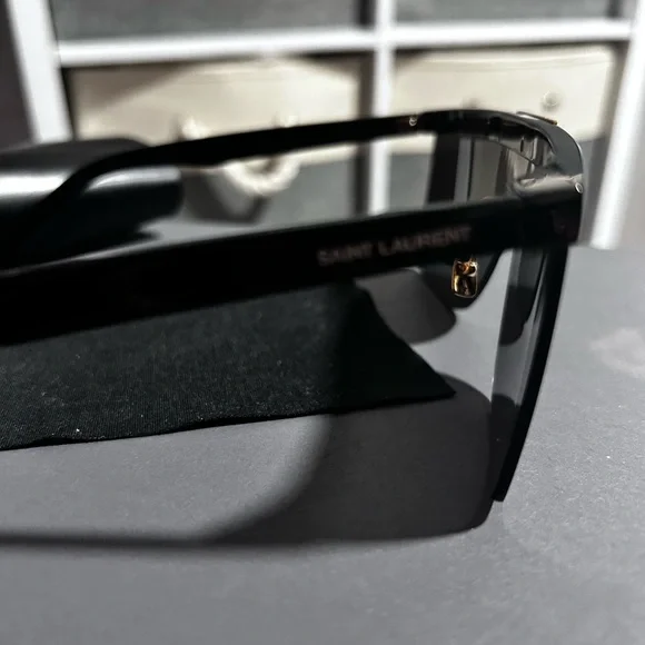 Saint Laurent Shades SL 537 Palace - Picture 6 of 9